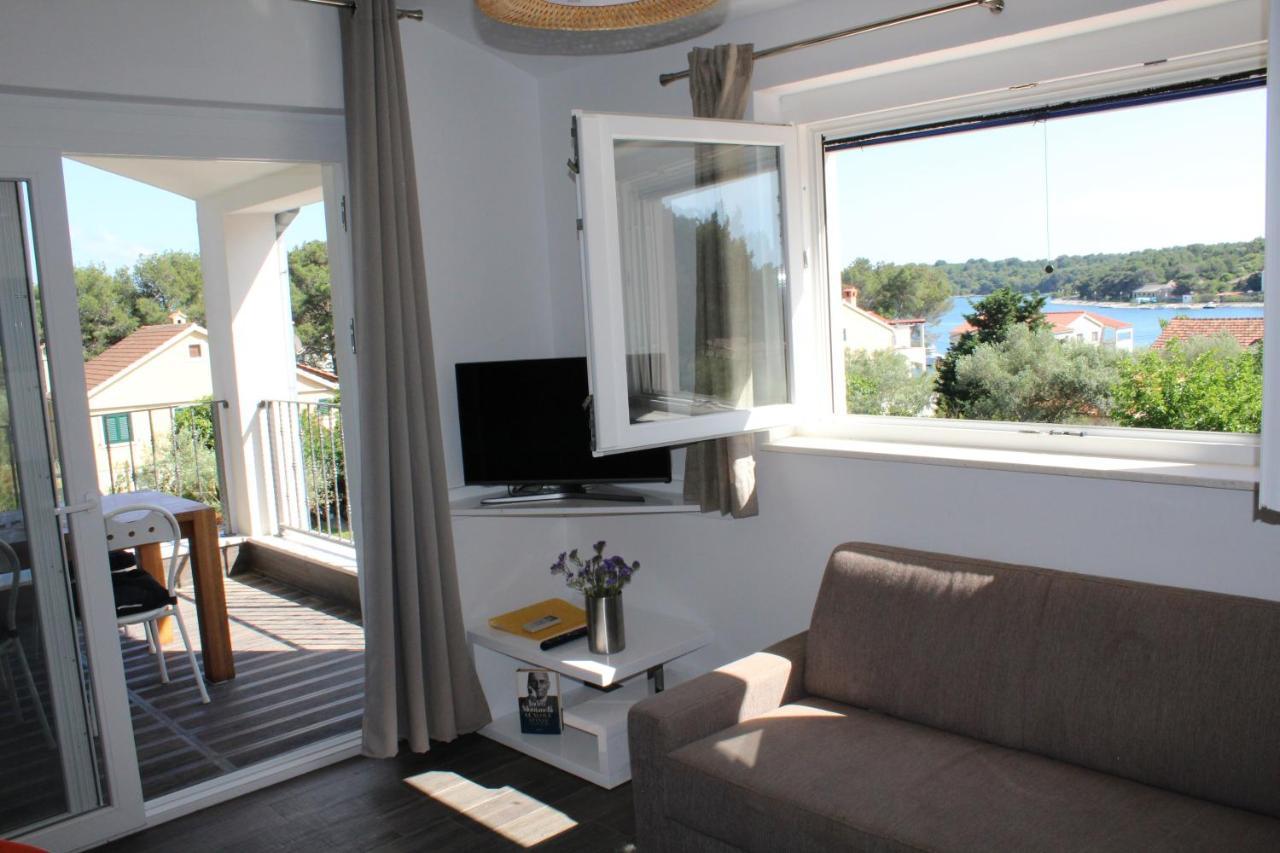 Gorgonia Suites In Verunic Room photo